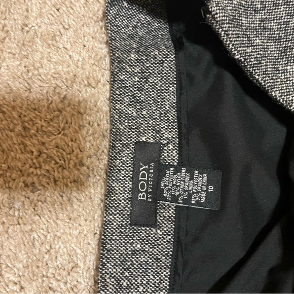 Victoria’s Secret Black and White Tweed Pencil Skirt - Size 10 - Picture 8 of 8